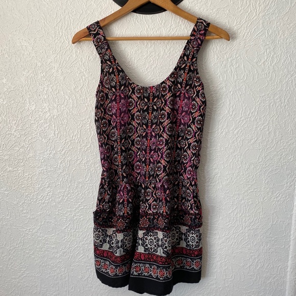 Shorts Romper - Picture 3 of 4